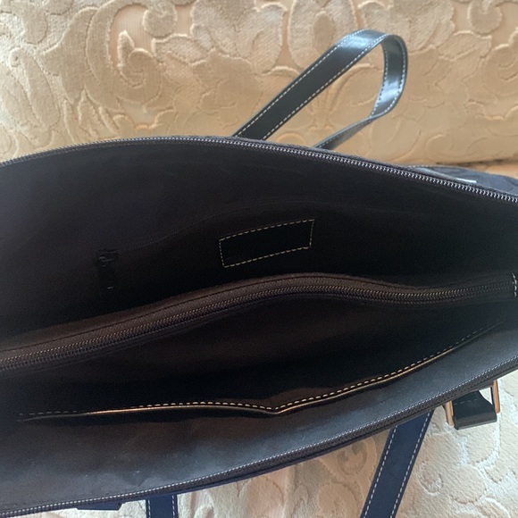 Etienne Aigner Handbag - Picture 5 of 9